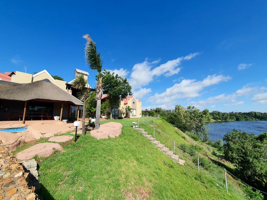 Commercial Property for Sale in Lindequesdrif North West